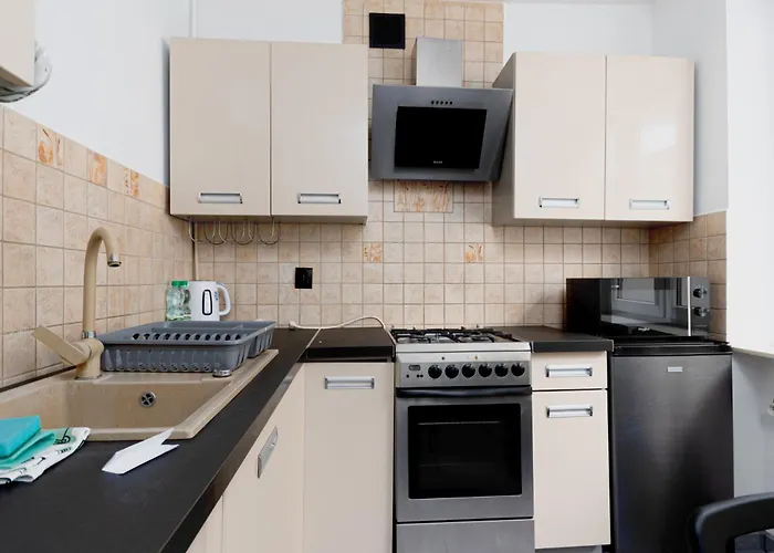 Rynek Homely By Bookinghost